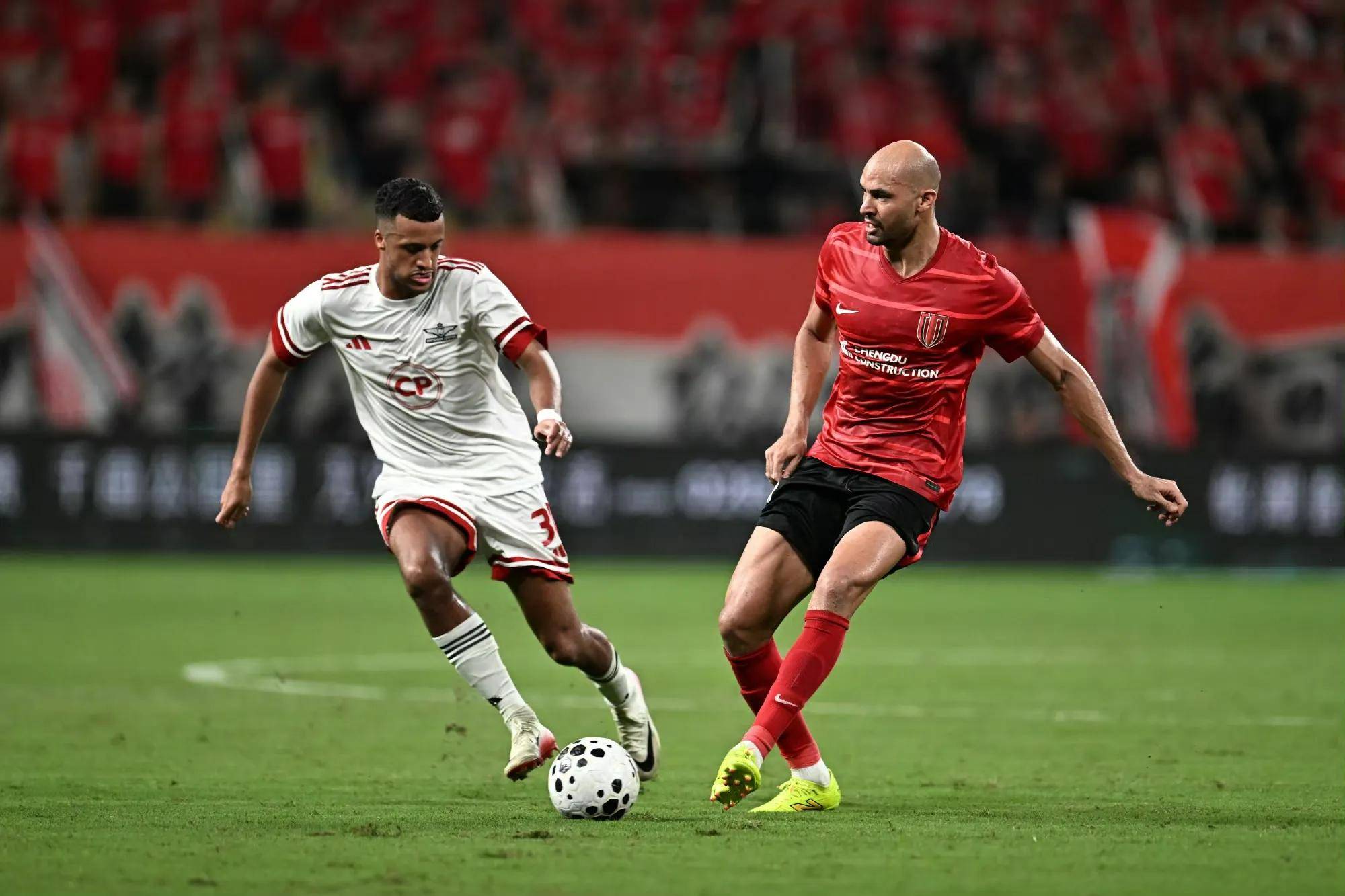 包含赛地聚焦——亚冠加时末段热度飙升；芝加哥公牛再遭质疑；震撼外界；赛季目标并未改变的词条