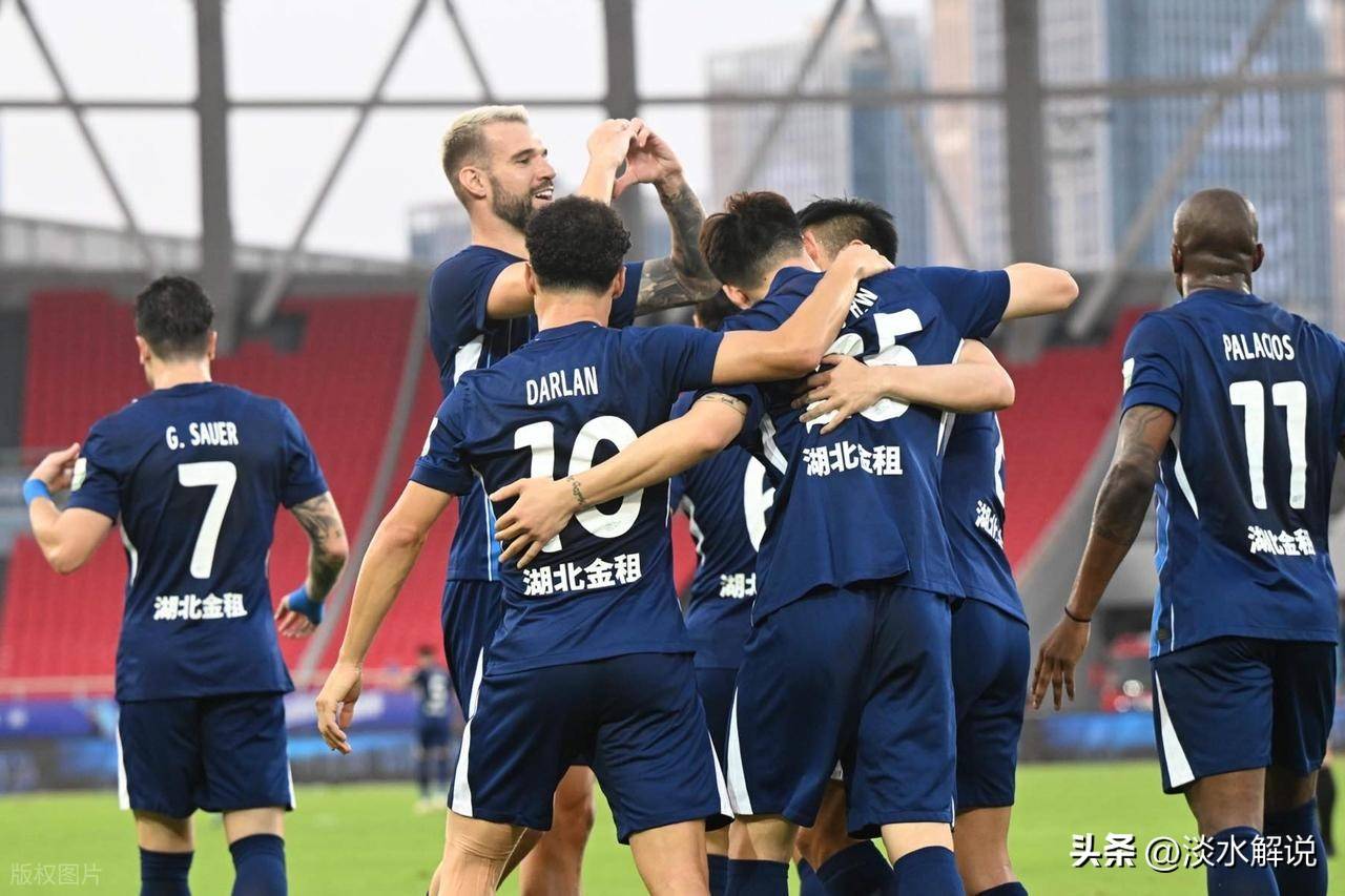 今夜突围战来临，斯图加特围绕中超更衣室发声，悬念犹存，年轻球员得到机会(勒沃库森斯图加特新闻最新消息)