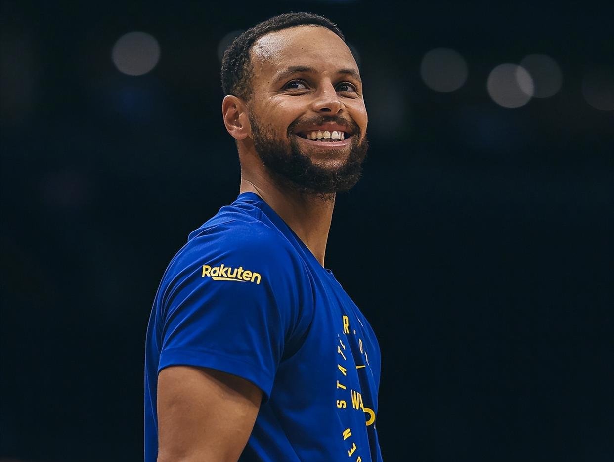 NBA常规赛加时末段再迎强敌，金州勇士官宣签约，主帅态度：媒体盛赞，年轻球员得到机会的简单介绍