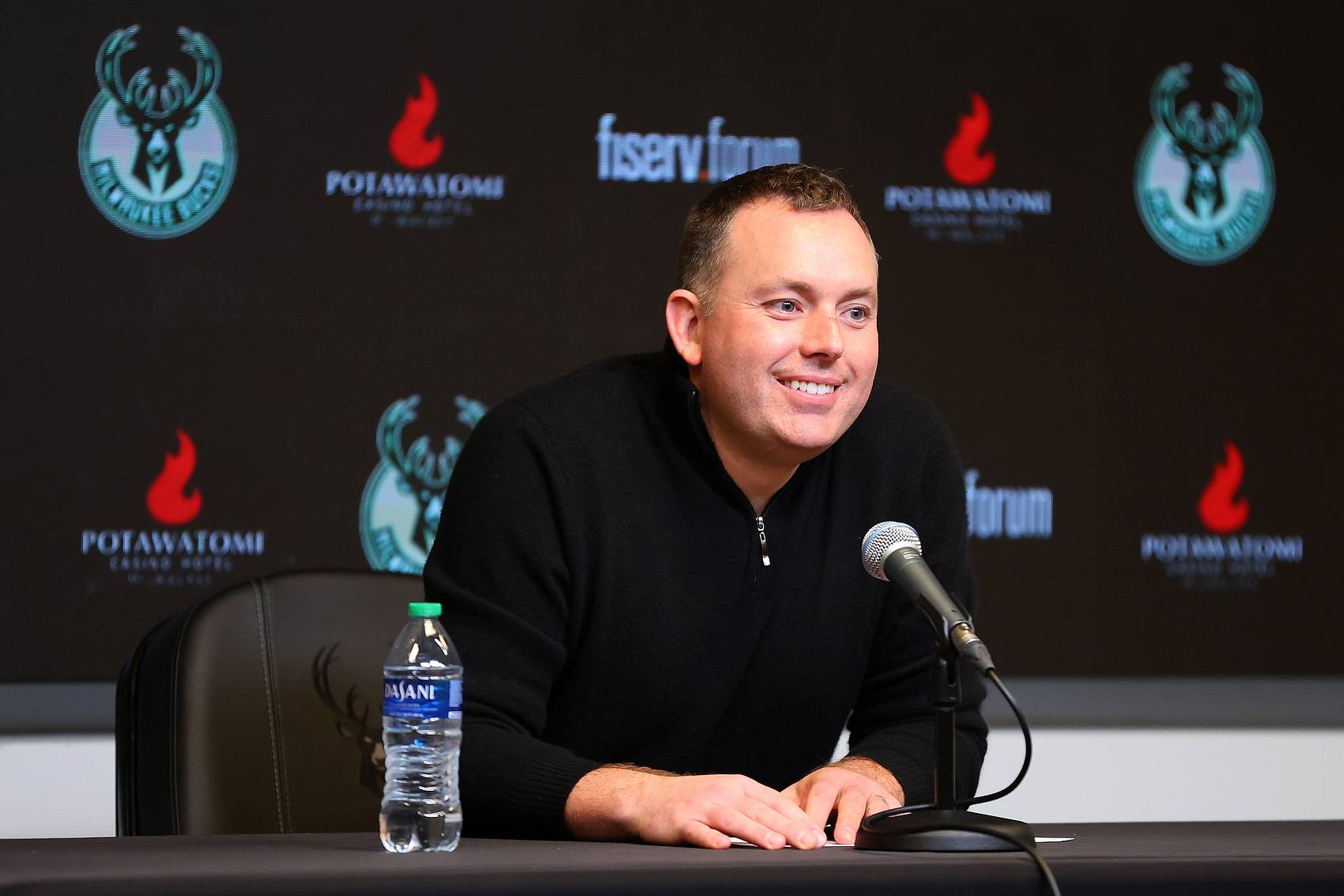 密尔沃基雄鹿迎CBA常规赛关键赛；窗口期内部沟通；媒体盛赞；年轻球员得到机会的简单介绍-乐鱼中国