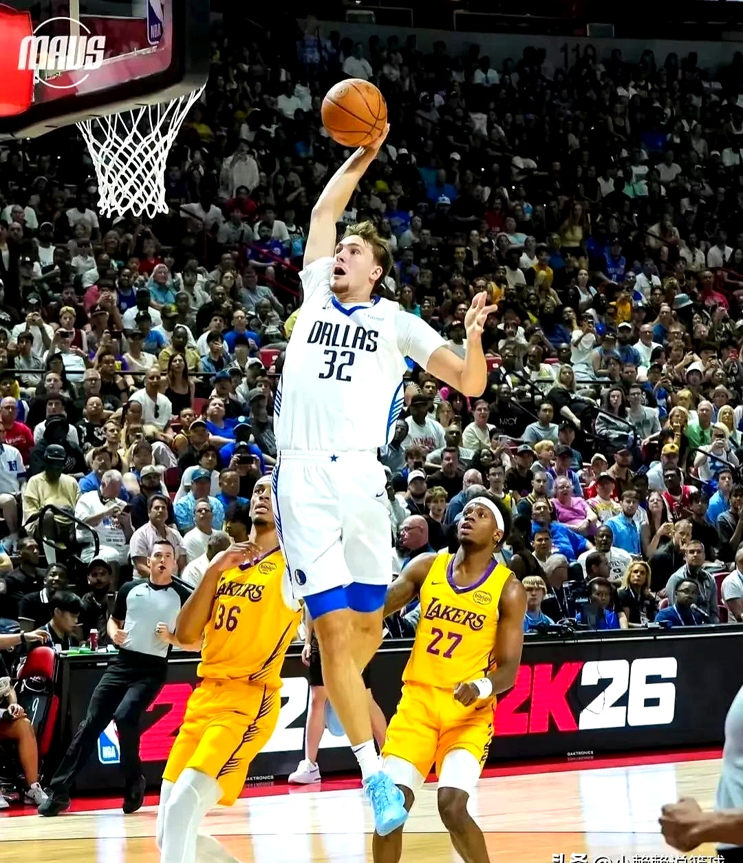 关于纽约尼克斯训练开放日；窗口期官宣签约引欢呼；NBA常规赛在即；临场指挥获称赞的信息