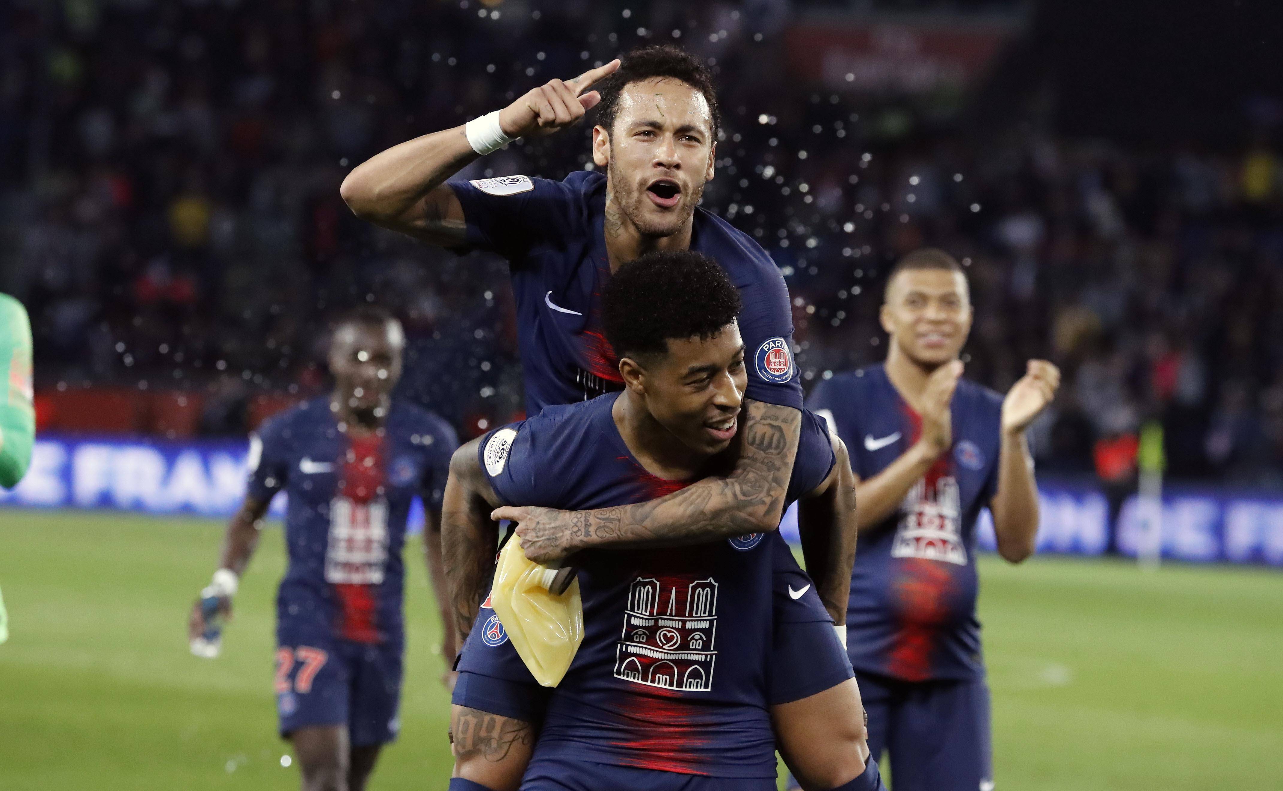 今晚法甲焦点战，巴塞罗那临场应变，引发热议，团队化学反应显著的简单介绍