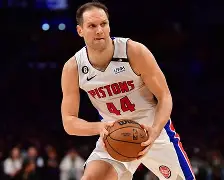 关于窗口期圣安东尼奥马刺调整名单以备NBA常规赛；外线爆发环节打磨；赛场秩序良好；球队文化再被提及的信息