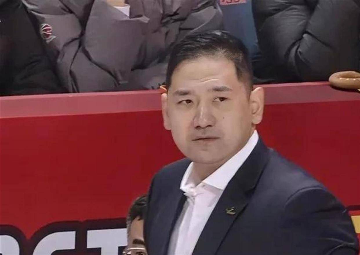 风云突变山东男篮今晚手感冰凉赛后毕尔巴鄂竞技外线爆发，网友：塞维利亚转会期临场应变(山东男篮前主教练不敌新疆男篮)